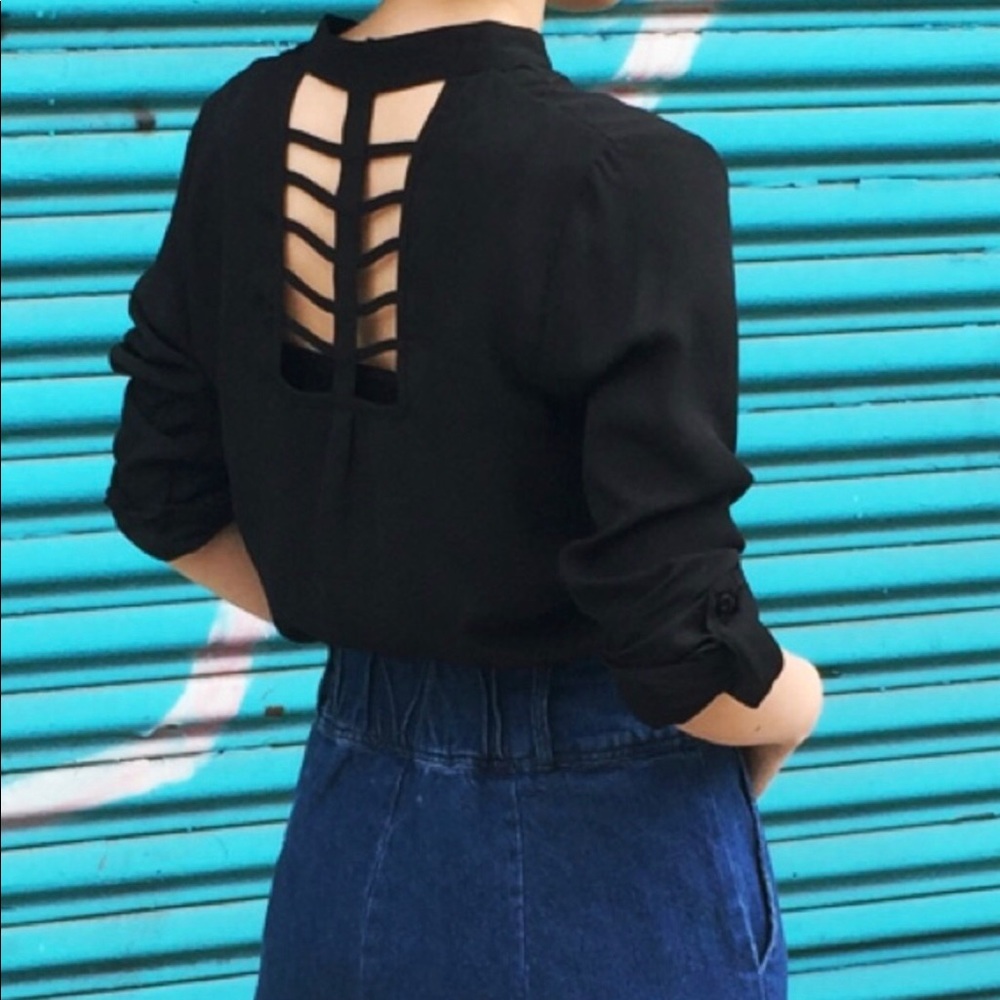 April Spirit Blouse 🦋